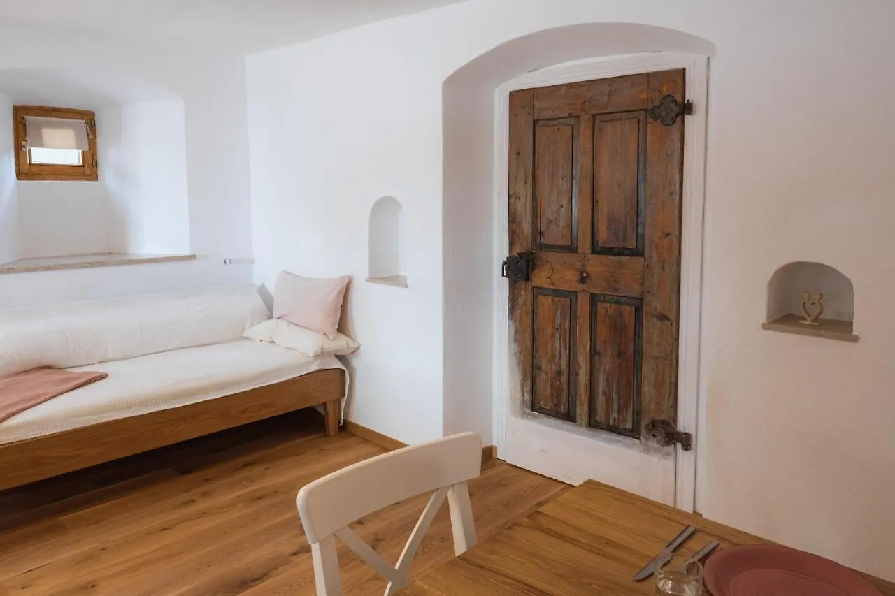 Historische Wohnung Mit Gehobenem Ambiente Walting Apartment